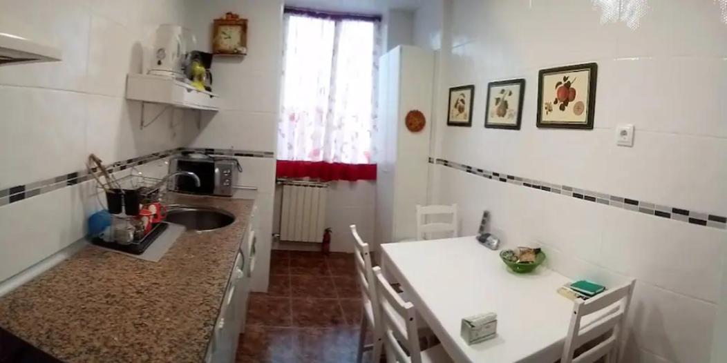 Las Golondrinas habitación en piso céntrico para una o dos personas Saragoça Exterior foto